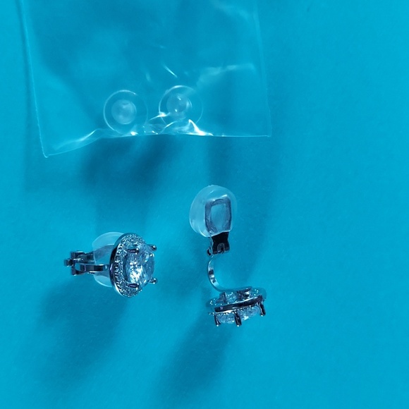 Clip-On Earrings - Picture 4 of 4